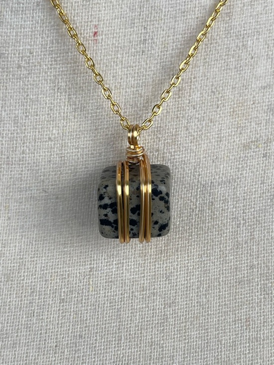 Dalmatian Jasper Square Cut Gold Tone Wire Wrap Necklace Handmade - Picture 2 of 7